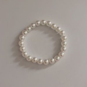 Pearl beaded bracelet